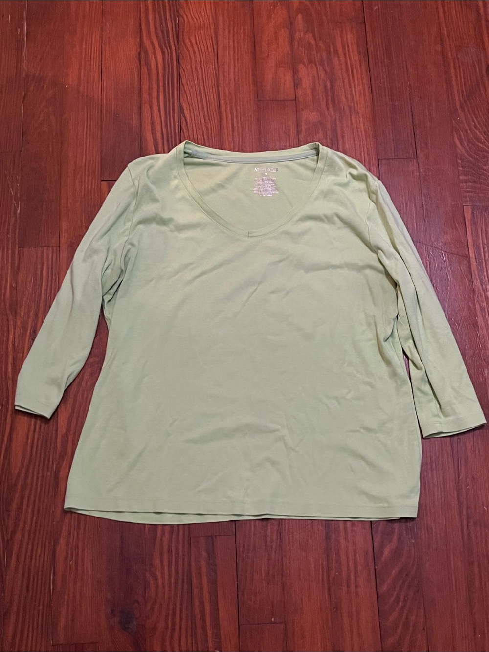 St. John's Bay Light Green V-Neck 3/4 Sleeve Top